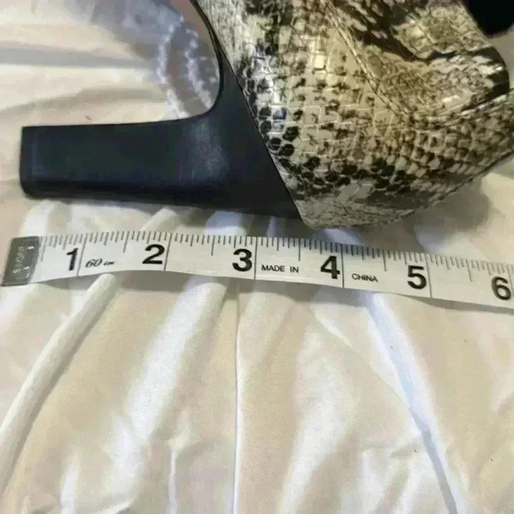 Franco Sarto Booties Snakeskin Print Size 7 - Picture 9 of 9